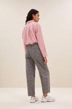 Afbeelding in Gallery-weergave laden, lew grey cheetah pants 25518027 803 grey cheetah
