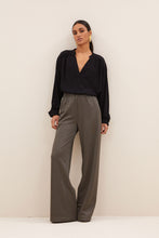 Afbeelding in Gallery-weergave laden, lissa herringbone pants 25518014 730 biscuit
