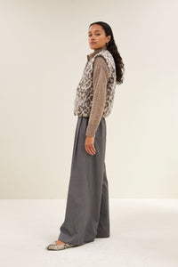 maggie sleeveless leo jacket 25519012 790 leopard print