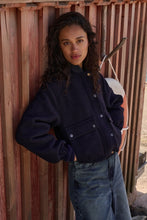 Afbeelding in Gallery-weergave laden, maggie wool jacket 25519010 856 midnight

