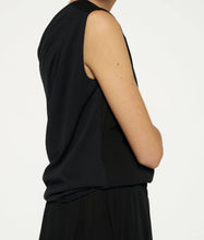 Afbeelding in Gallery-weergave laden, one shoulder top 20-456-4202 1012 black
