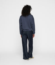 Afbeelding in Gallery-weergave laden, raw edge statement sweater 20-811-5201 1202 yale blue
