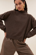 Afbeelding in Gallery-weergave laden, sammie pullover 25515021 730 biscuit

