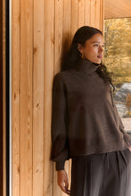 Afbeelding in Gallery-weergave laden, sammie pullover 25515021 730 biscuit
