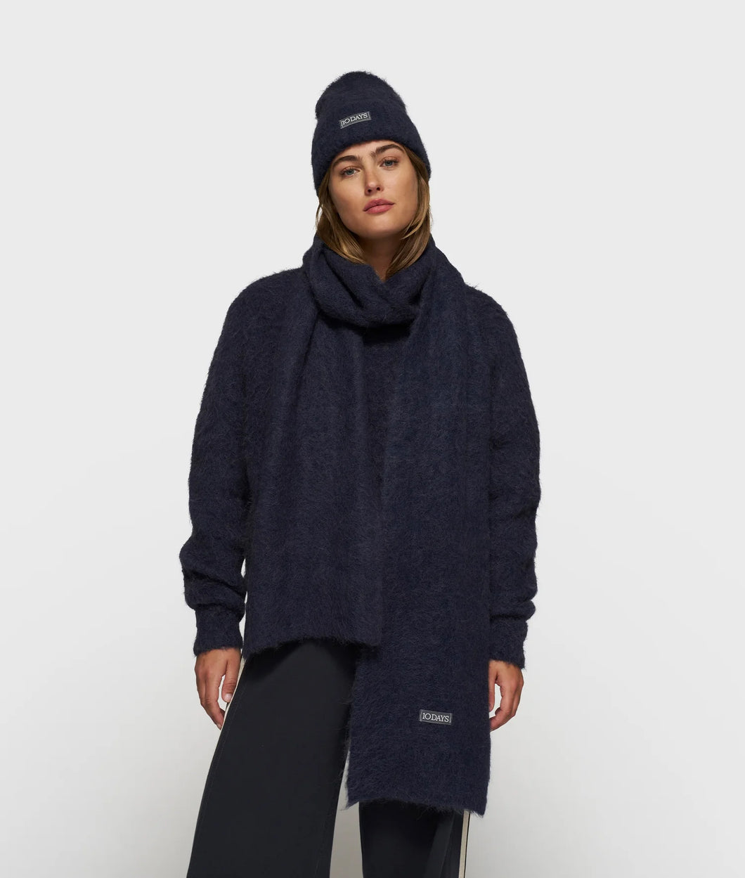 soft hairy knit scarf 20-904-5203 1311 dark navy