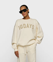 Afbeelding in Gallery-weergave laden, statementsweater20-806-62021325softvanilla__1
