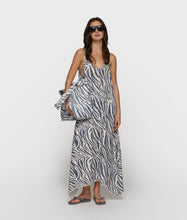 Afbeelding in Gallery-weergave laden, strappydresszebra20-311-62021332lightvanilla__1
