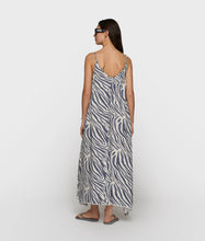 Afbeelding in Gallery-weergave laden, strappydresszebra20-311-62021332lightvanilla__2
