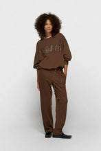 Afbeelding in Gallery-weergave laden, taperedtrackpants20-004-62011322darktruffle__2
