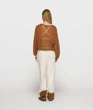Afbeelding in Gallery-weergave laden, thin knit sweater 20-612-5204 1316 suede
