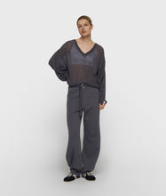 Afbeelding in Gallery-weergave laden, thinv-neckknitsweater20-615-62031335steelblue__3
