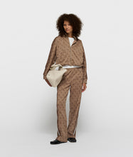 Afbeelding in Gallery-weergave laden, trackpantsmonogram20-005-62011300fudge__2
