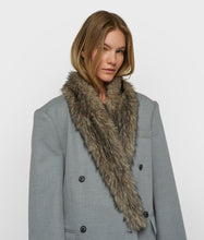 Afbeelding in Gallery-weergave laden, twotonefluffyscarf20-912-62041287lightnatural__1
