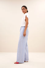 Afbeelding in Gallery-weergave laden, uma pinstripe pants 25118045 652 sky blue

