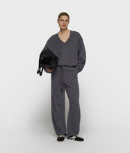 Afbeelding in Gallery-weergave laden, v-neckballoonsweater20-821-62031335steelblue__2
