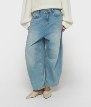 Afbeelding in Gallery-weergave laden, widetapereddenimpants20-061-62041225bluedenim__1
